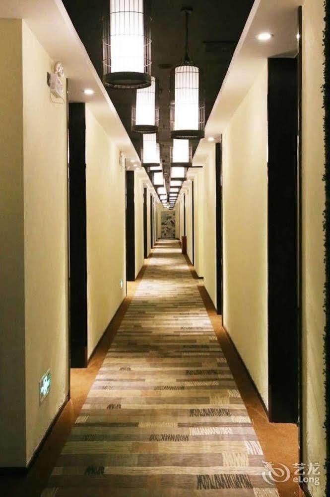Sotel Inn Hotel San Yuan Li Branch Kanton Exteriér fotografie